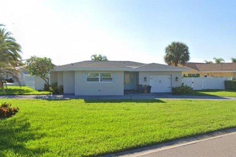 Villa ou maison à Belleair Beach, Floride 3 chambres, 191.56 m2 № 2118789