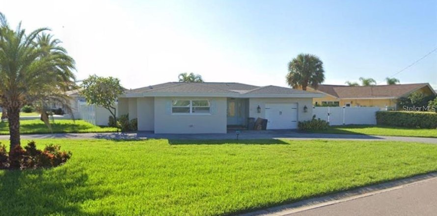 Villa ou maison à Belleair Beach, Floride 3 chambres, 191.56 m2 № 2118789