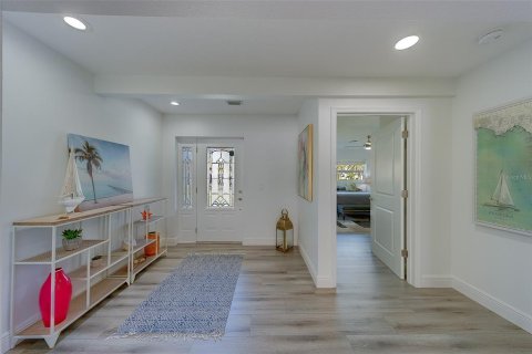 Villa ou maison à louer à Belleair Beach, Floride: 3 chambres, 191.56 m2 № 2118789 - photo 2