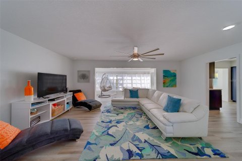Villa ou maison à louer à Belleair Beach, Floride: 3 chambres, 191.56 m2 № 2118789 - photo 5