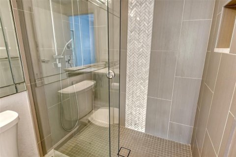 Condo in Sarasota, Florida, 3 bedrooms  № 2208098 - photo 16