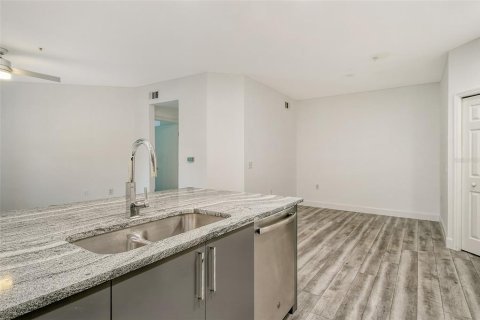 Condo in Sarasota, Florida, 3 bedrooms  № 2208098 - photo 11