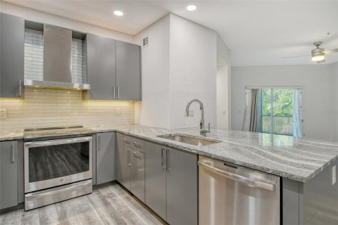 Condo in Sarasota, Florida, 3 bedrooms  № 2208098 - photo 10