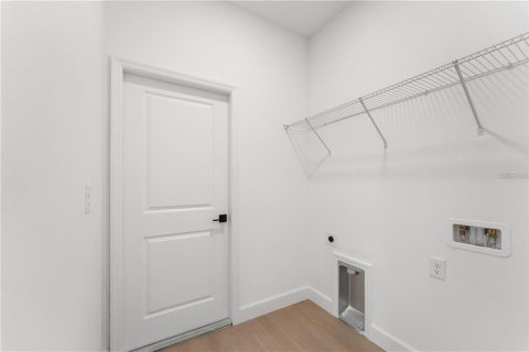 House in North Port, Florida 3 bedrooms, 139.35 sq.m. № 2114237 - photo 15