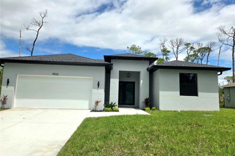 House in North Port, Florida 3 bedrooms, 139.35 sq.m. № 2114237 - photo 2