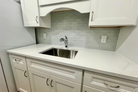 Copropriété à louer à Fort Lauderdale, Floride: 47.38 m2 № 1947067 - photo 14