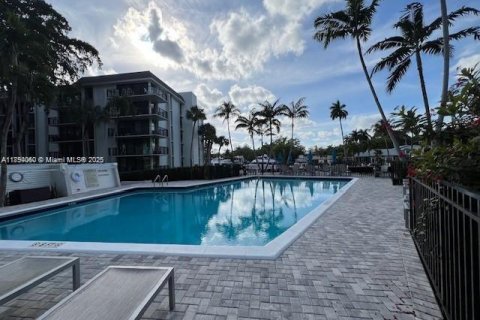 Copropriété à louer à Fort Lauderdale, Floride: 47.38 m2 № 1947067 - photo 16