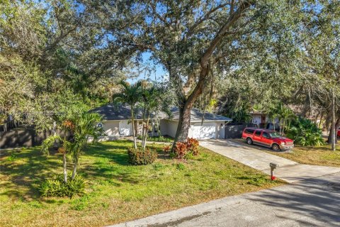 Купить виллу или дом в Лихай-Эйкерс, Флорида 3 спальни, № 2024236 - фото 7