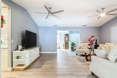 Купить виллу или дом в Лихай-Эйкерс, Флорида 3 спальни, № 2024236 - фото 20