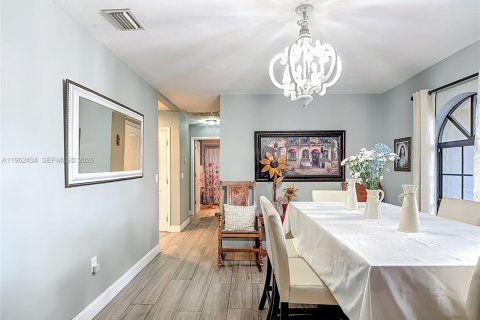 Купить виллу или дом в Лихай-Эйкерс, Флорида 3 спальни, № 2024236 - фото 14