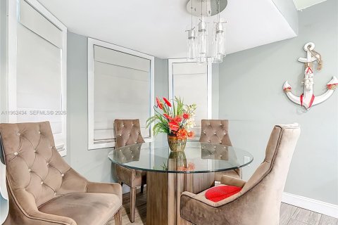 Купить виллу или дом в Лихай-Эйкерс, Флорида 3 спальни, № 2024236 - фото 21