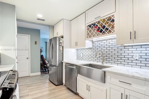 Купить виллу или дом в Лихай-Эйкерс, Флорида 3 спальни, № 2024236 - фото 24