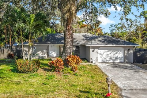 Купить виллу или дом в Лихай-Эйкерс, Флорида 3 спальни, № 2024236 - фото 10