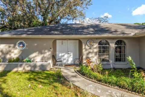 Купить виллу или дом в Лихай-Эйкерс, Флорида 3 спальни, № 2024236 - фото 12