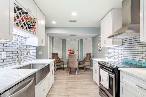 Купить виллу или дом в Лихай-Эйкерс, Флорида 3 спальни, № 2024236 - фото 26