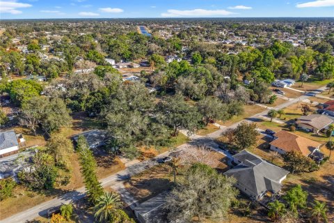 Купить виллу или дом в Лихай-Эйкерс, Флорида 3 спальни, № 2024236 - фото 2