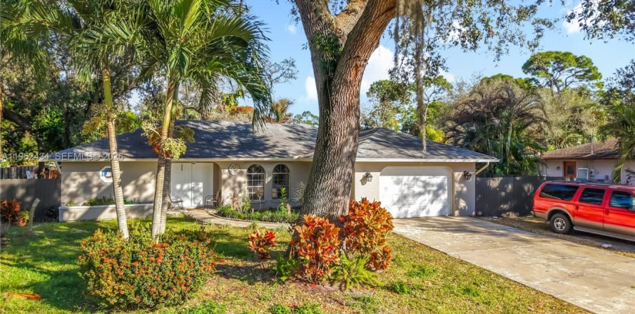 Дом в Лихай-Эйкерс, Флорида 3 спальни № 2024236