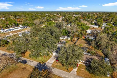 Купить виллу или дом в Лихай-Эйкерс, Флорида 3 спальни, № 2024236 - фото 4