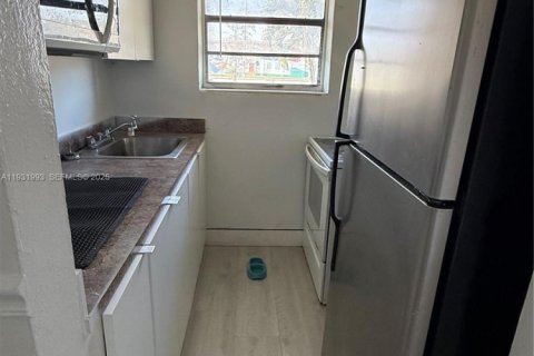 Снять в аренду виллу или дом в Майами, Флорида 1 спальня, 51.1м2, № 2034690 - фото 5