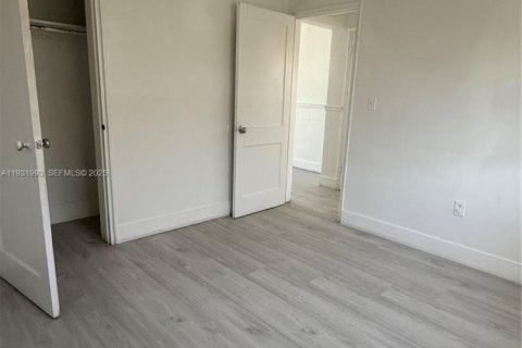 Снять в аренду виллу или дом в Майами, Флорида 1 спальня, 51.1м2, № 2034690 - фото 7