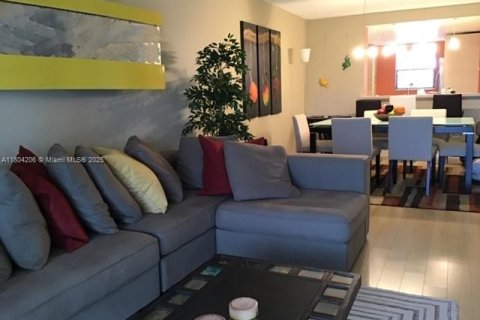 Copropriété à vendre à Weston, Floride: 2 chambres, 120.03 m2 № 1864008 - photo 2