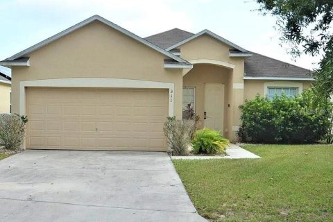 Casa en Davenport, Florida 5 dormitorios, 169.55 m2 № 2212505