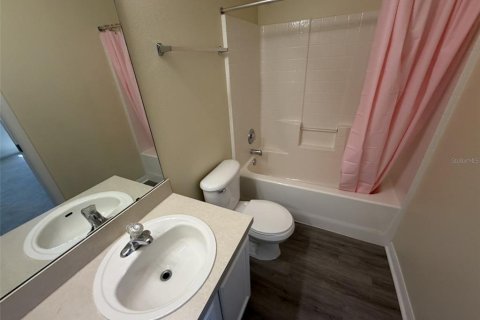 House in Davenport, Florida 5 bedrooms, 169.55 sq.m. № 2212505 - photo 16
