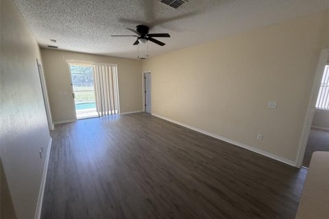 House in Davenport, Florida 5 bedrooms, 169.55 sq.m. № 2212505 - photo 6
