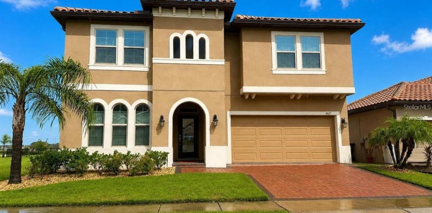 Casa en Davenport, Florida 4 dormitorios, 281.03 m2 № 2403167