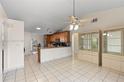 Villa ou maison à vendre à Miramar, Floride: 3 chambres, 144.18 m2 № 2026461 - photo 3