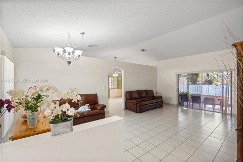 Villa ou maison à vendre à Miramar, Floride: 3 chambres, 144.18 m2 № 2026461 - photo 14