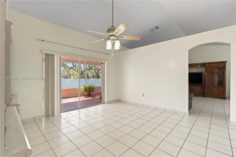 Villa ou maison à vendre à Miramar, Floride: 3 chambres, 144.18 m2 № 2026461 - photo 16