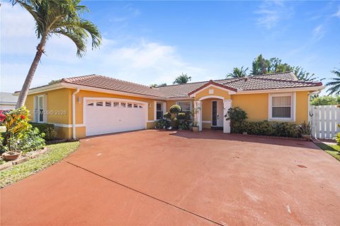 Villa ou maison à vendre à Miramar, Floride: 3 chambres, 144.18 m2 № 2026461 - photo 2