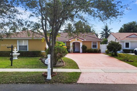 Villa ou maison à Miramar, Floride 3 chambres, 144.18 m2 № 2026461