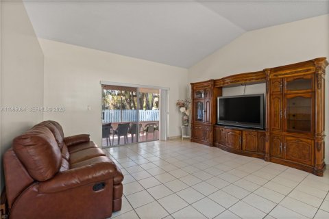 Villa ou maison à vendre à Miramar, Floride: 3 chambres, 144.18 m2 № 2026461 - photo 12