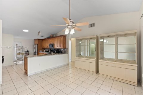 Villa ou maison à vendre à Miramar, Floride: 3 chambres, 144.18 m2 № 2026461 - photo 7