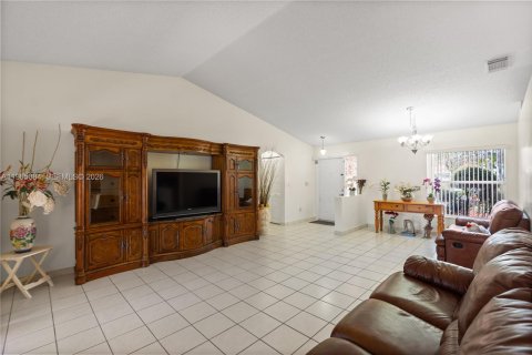 Villa ou maison à vendre à Miramar, Floride: 3 chambres, 144.18 m2 № 2026461 - photo 13