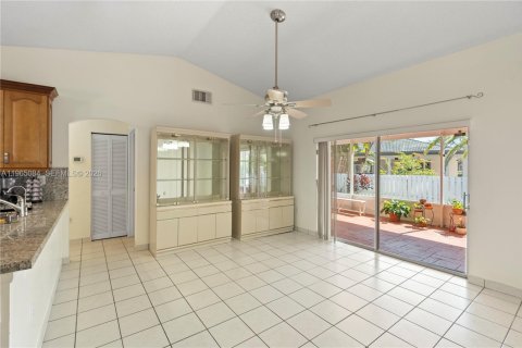 Villa ou maison à vendre à Miramar, Floride: 3 chambres, 144.18 m2 № 2026461 - photo 19