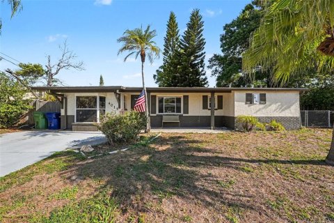 House in Tampa, Florida 3 bedrooms, 141.4 sq.m. № 2117033