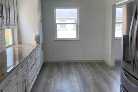 House in Homestead, Florida 4 bedrooms, 216.18 sq.m. № 1955885 - photo 17