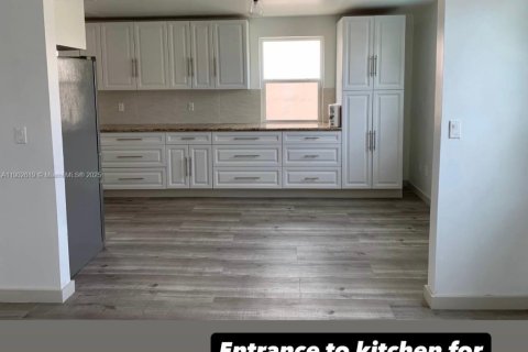 House in Homestead, Florida 4 bedrooms, 216.18 sq.m. № 1955885 - photo 15