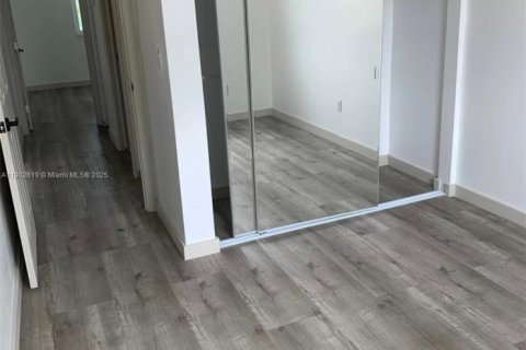 House in Homestead, Florida 4 bedrooms, 216.18 sq.m. № 1955885 - photo 23