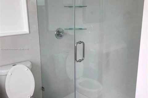 House in Homestead, Florida 4 bedrooms, 216.18 sq.m. № 1955885 - photo 24