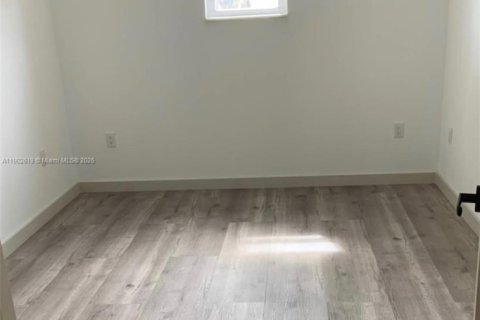 House in Homestead, Florida 4 bedrooms, 216.18 sq.m. № 1955885 - photo 2