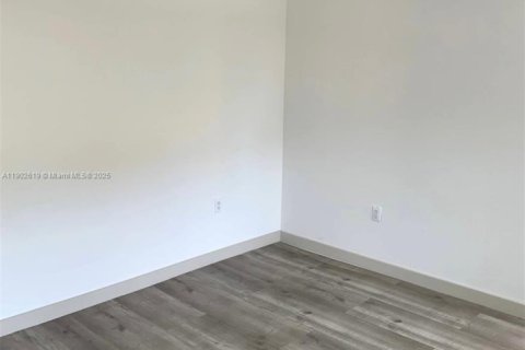 House in Homestead, Florida 4 bedrooms, 216.18 sq.m. № 1955885 - photo 20