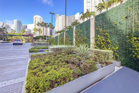 Apartment in Miami, Florida 1 bedroom, 65.03 sq.m. № 1976593 - photo 18