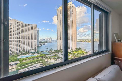 Apartment in Miami, Florida 1 bedroom, 65.03 sq.m. № 1976593 - photo 8