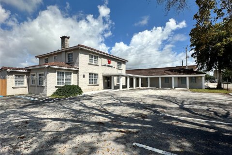 Immobilier commercial à Hollywood, Floride № 2171292
