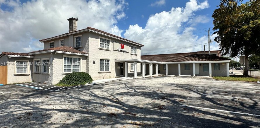 Immobilier commercial à Hollywood, Floride № 2171292