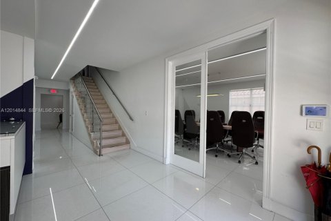 Immobilier commercial à vendre à Hollywood, Floride № 2171292 - photo 5